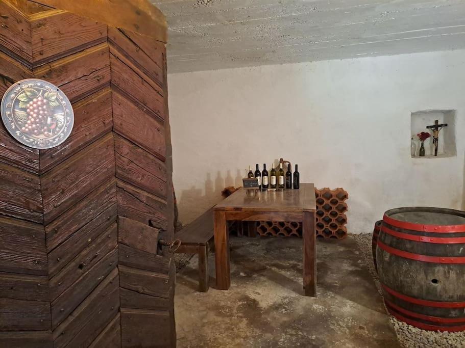 Pod Vinogradi Appartement Skocjan  Buitenkant foto