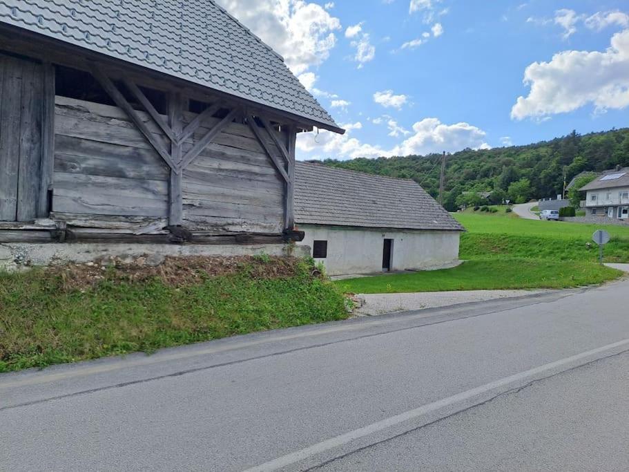 Pod Vinogradi Appartement Skocjan  Buitenkant foto